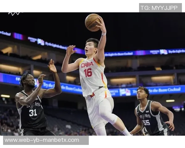 小杨在NBA赛场上体验防守强度与竞争性交学费的成长之路